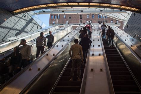 Subway Station For 7 Line Opens On Far West Side The New York Times