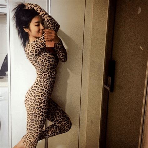 this korean yoga teacher is going viral these 15 photos