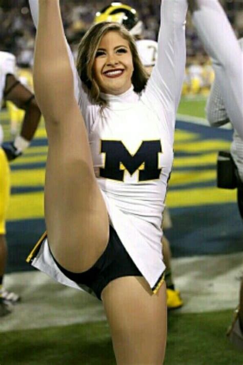 pantyhose and cheerleaders porn pic