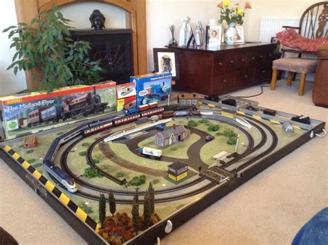 oo gauge layout   train sets fold       chalfont st peter