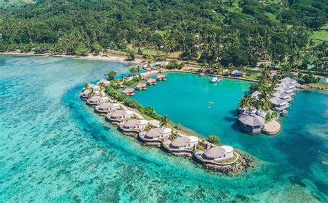 resorts  savusavu vanua levu