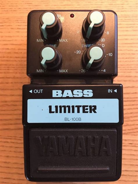 Yamaha Sds 100 Series Guitar Effect Pedals Fonts In Use