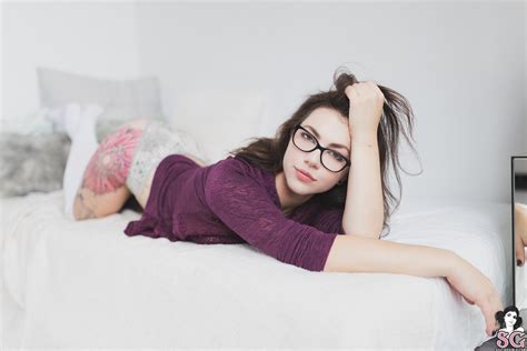 Milenci Model Women With Glasses Inked Girls Women