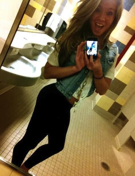 Bored At Work Bathroom Selfie Therackup