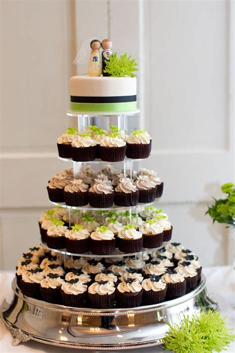 yesenia and john s wedding apple green and black wedding cakes with