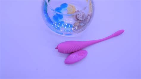 Pink Licking Vibrator For Lady Adult Sex Toy Vibrator Medical Grade