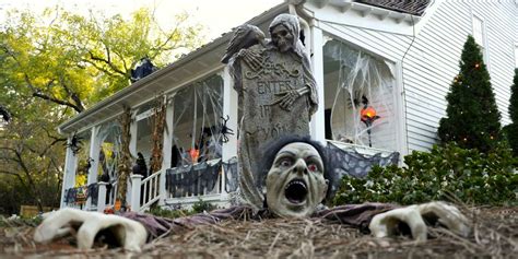 30 scary outdoor halloween decorations — best yard and porch halloween