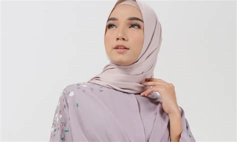 warna jilbab  cocok  baju ungu duuwicom