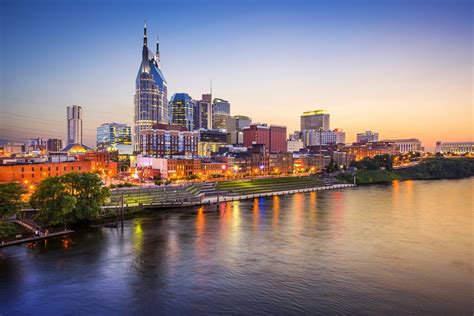 nashville tennessee  heart   city family travel  colleen kelly