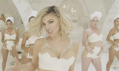 Fergie S M I L F Music Video Has Sexy And Famous Moms