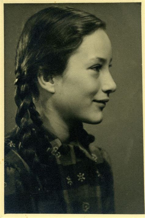 28 beautiful portrait pictures of german girls in the 1930s and early