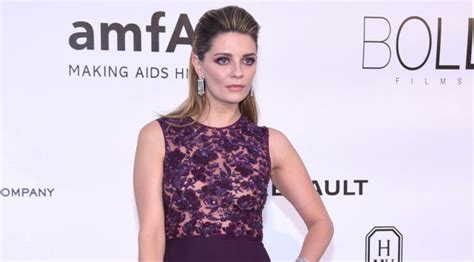 internet tears mischa barton a new asshole for using alton sterling s death as a platform to