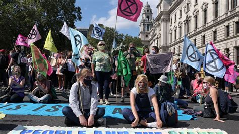 extinction rebellion    arrested  climate change protests kick   london uk