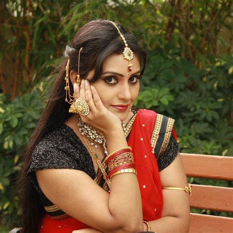 Serial Actress Naveena Photos Lovely Telugu