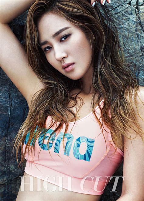 Girls Generation Yuri Shows Off Curves Cleavage Idolwow