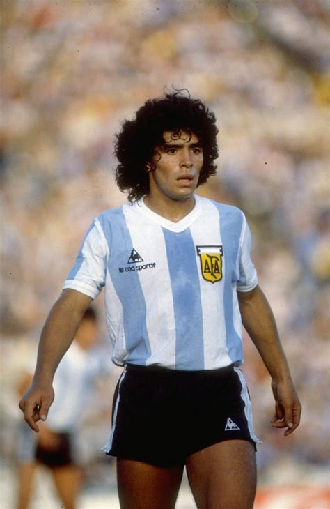 56 looks de diego maradona infobae