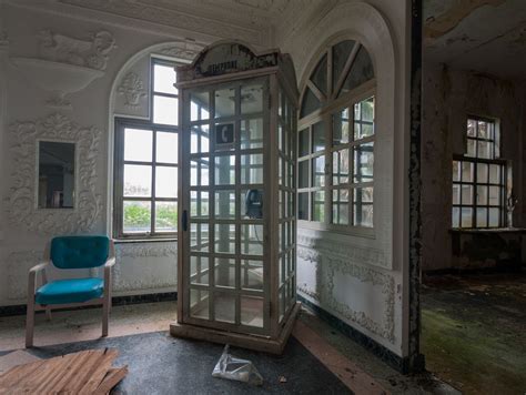The Story Behind Haunting Abandoned Luxury Hotel In Japan