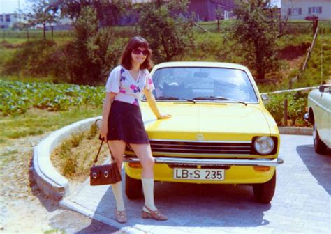 24 Color Snapshots Of German Teenage Girls In The 1970s ~ Vintage