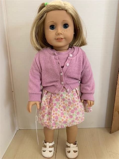 American Girl Of The Year Mckenna Doll W Performance Set
