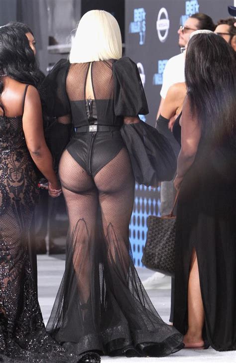 Bet Awards 2017 Blac Chyna Shows Off Serious Booty On The