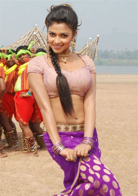 actress hot stills amala paul hot navel show saree photos