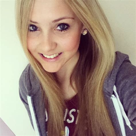 selfie hi guys me myface blonde smile teeth cheesy grin teen instahub instadaily