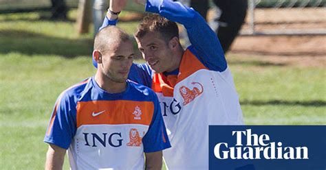 rafael van der vaart refuses to play the envy game with wesley sneijder