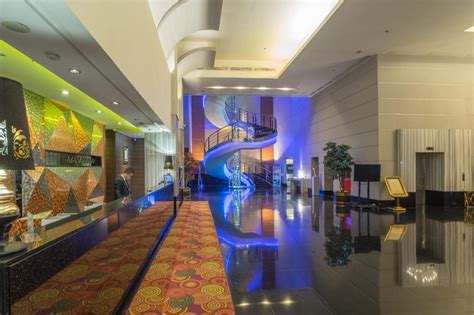 manhattan hotel  jakarta room deals  reviews