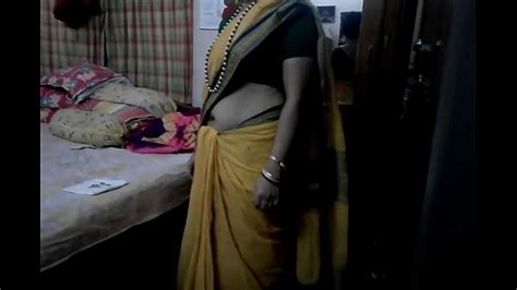 Desi Tamil Married Aunty Exposing Navel In Saree With Audio Xnxx