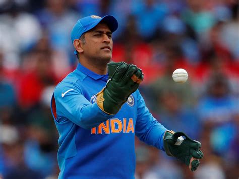 ms dhoni    difficult time     team
