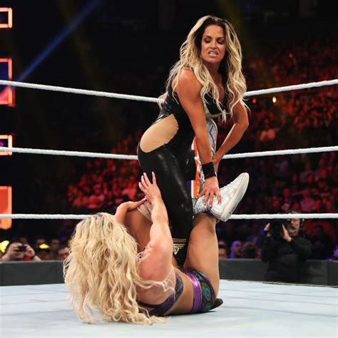 trish slugs     queen   final match summerslam charlotte flair