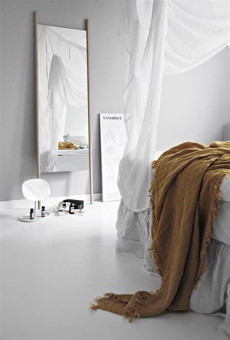 mirror   bedroom spiegel im schlafzimmer wohnung einrichten