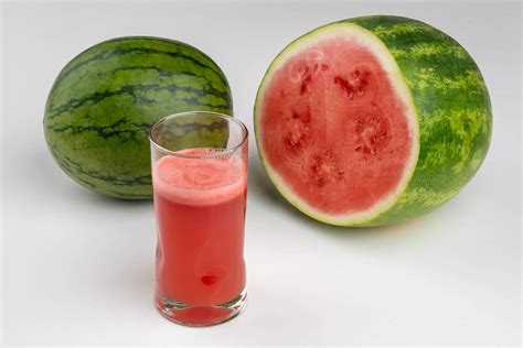 Watermelon Juice Benefits According To Registered Dietitians