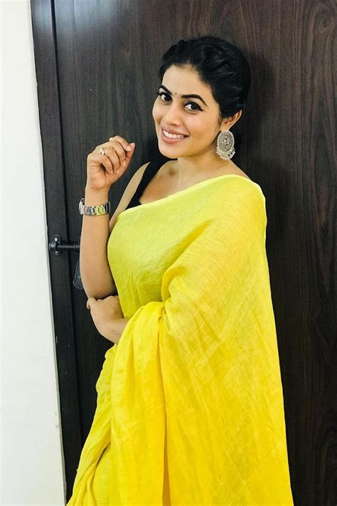 actress shamna kasim poorna gorgeous photoshoot in yellow saree