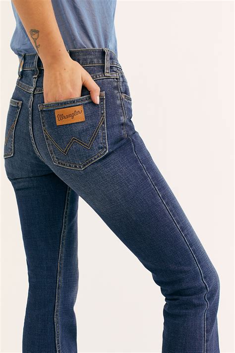 Wrangler Women S High Rise Bootcut Jeans Kirsten Street