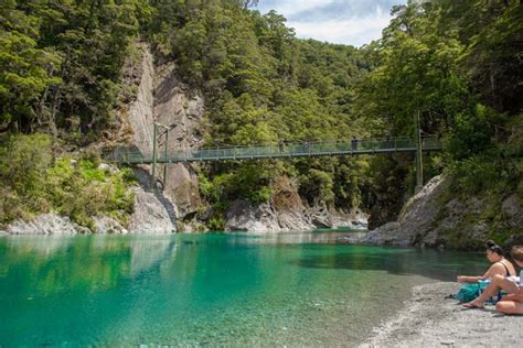 ultimate guide  visiting  blue pools  zealand