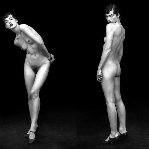milla jovovich actress resident evil nude 22 pics