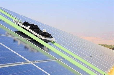 israeli solar company unveils  cleaning solar panels