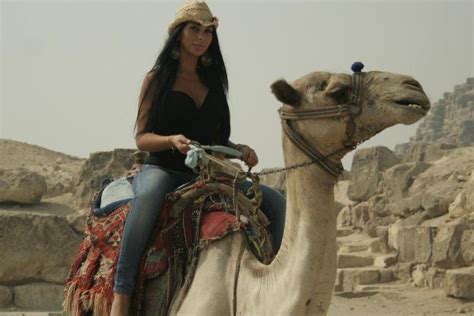 Arab Queen Pics Egyptian Model Like Cameel Riding