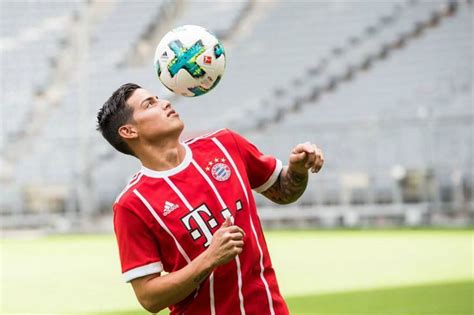 En Imágenes James Celebró Su Cumpleaños 26 Poniéndose La Camiseta Del