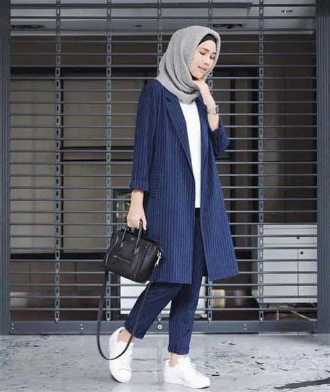 perpaduan warna jilbab biru dongker laura blogs