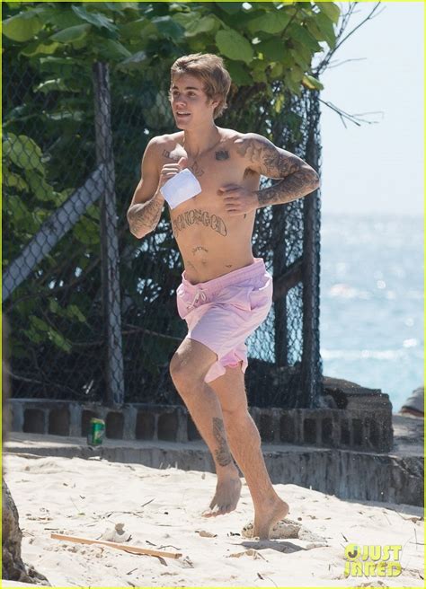 Justin Bieber S Body Is Ripped In New Shirtless Beach