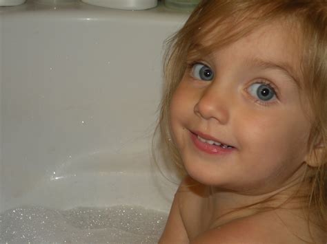 living  livy lou charlotte  sadie  bubble bath