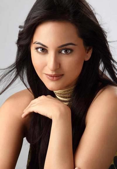 Sonakshi Sinha Hd Wallpapers ~ Wall Pc