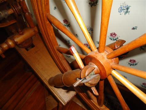 true antiquestandard flax spinning wheels