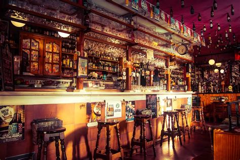bar pub cafe  photo  pixabay