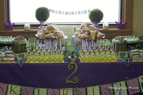 princess   frog birthday party ideas photo    frog birthday party tiana
