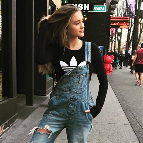 Pin By Abby On Lizzy Greene Casual Style Outfits Cute