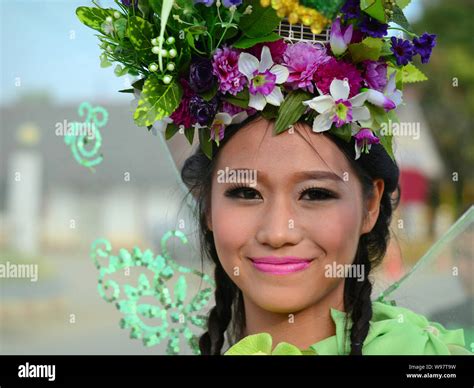 Part Beautiful Thai Girl Enjoying Photos – Telegraph