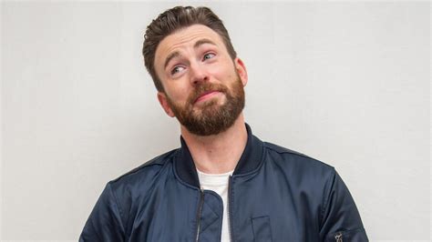 chris evans breaks silence after leaking his nude photo by